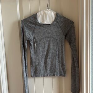 Lululemon Athletica Gray Long Sleeve Top